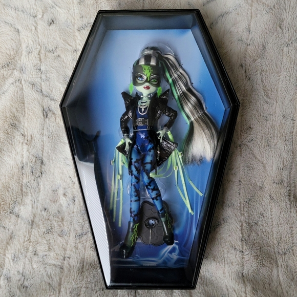 NEW Monster High Haunt Couture Midnight Runway Frankie Stein Doll - Picture 7 of 16